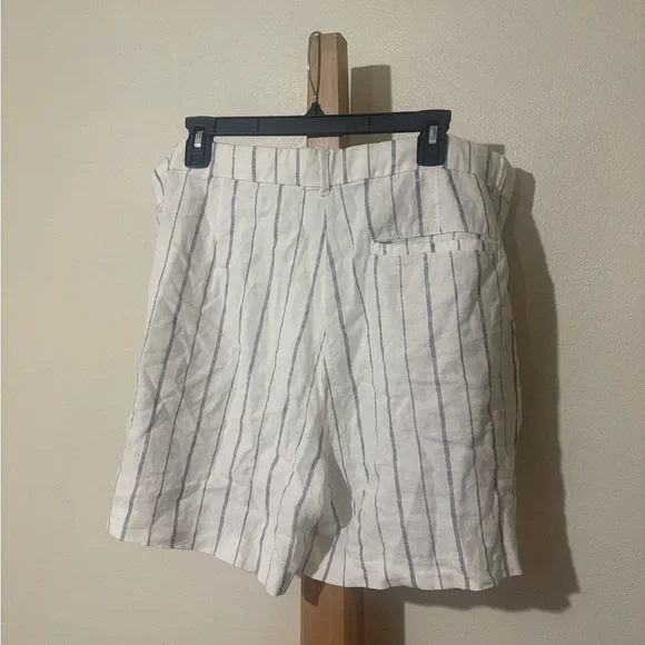 Taylor White Shorts with Vertical Stripes and adjustable waistband - Picture 2 of 3